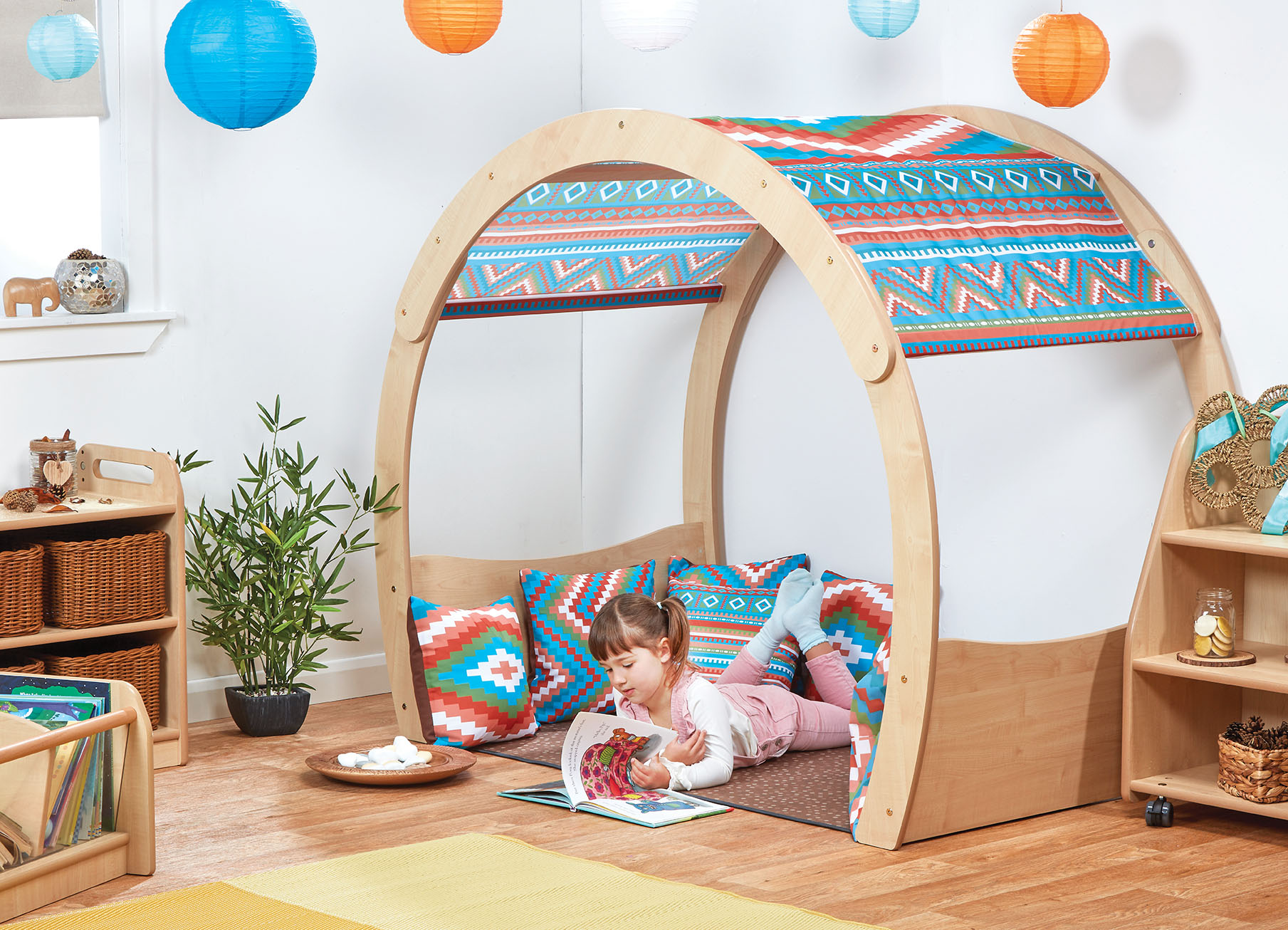 PT1025-Millhouse-Early-Years-Furniture-Large-Cosy-Cove-With-Aztec-Accessory-Set_Lifestyle_RGB.jpg
